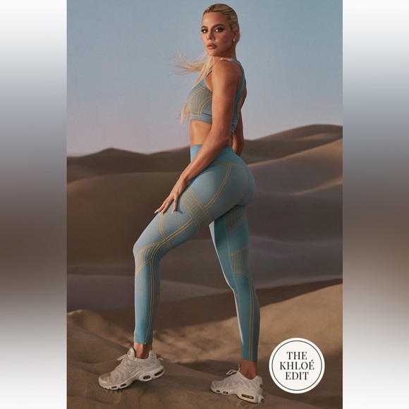 Fabletics Women’s Seamless High-Waisted
Compressive Legging Size Medium Tall - Picture 3 of 7